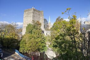 Beautiful central apartment with parking