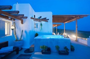 Evilia Mykonian Villa with Jaccuzi