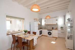 Evilia Mykonian Villa with Jaccuzi