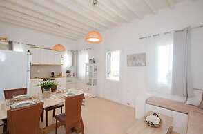 Evilia Mykonian Villa with Jaccuzi