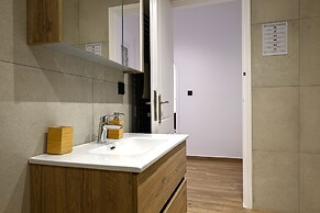 Alexander Apartments Airport