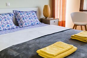 Alexander Apartments Airport