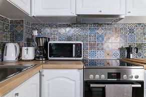 Alexander Apartments Airport