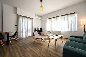 Alexander Apartments Airport