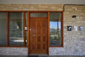 Alexander Apartments Airport