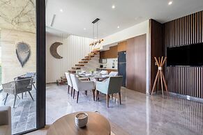 Mistiq Luxury Condo