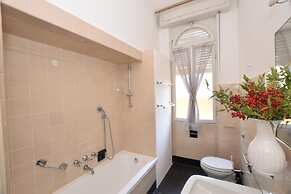 Villa Besana 100 m From Lake