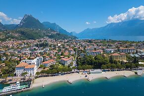 Villa Besana 100 m From Lake