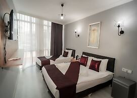 Grand Niki Hotel & Spa