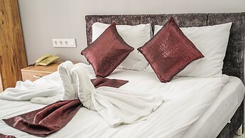 Grand Niki Hotel & Spa