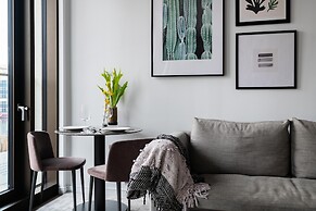 Immaculate New Studio Apartment in Canary Wharf