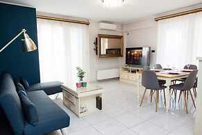 Elegant & Spacious  Apt. with Sea View