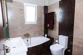 Elegant & Spacious  Apt. with Sea View