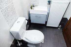 Elegant & Spacious  Apt. with Sea View