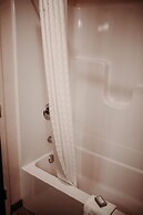 Cobblestone Hotel & Suites - International Falls