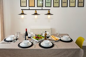 Saint James By The Quay