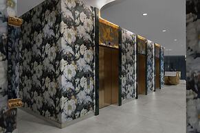 The Dorian, Autograph Collection