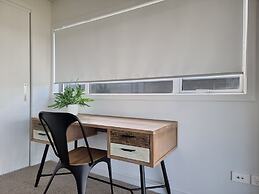 Fabulous Milford 1BR With Views & SkyTV