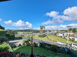 Fabulous Milford 1BR With Views & SkyTV