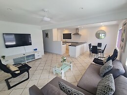 Cranbourne Court Beach Side Apartments