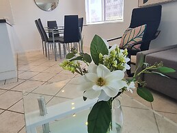 Cranbourne Court Beach Side Apartments