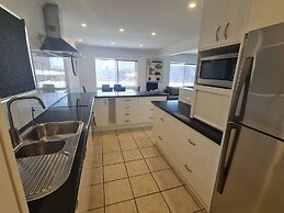 Cranbourne Court Beach Side Apartments