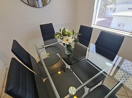 Cranbourne Court Beach Side Apartments