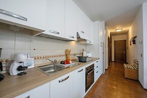 Alma - 100 mt Near Lake