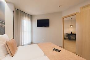 Palau Suites & Apartments