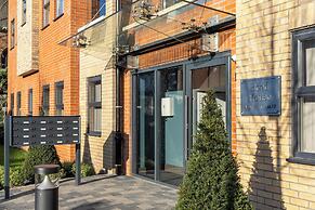 Celador Apartments - Bond House