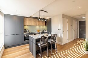 Celador Apartments - Bond House