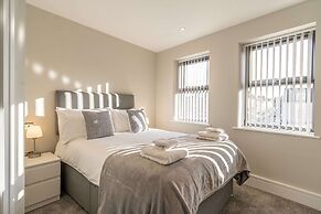 Celador Apartments - Bond House