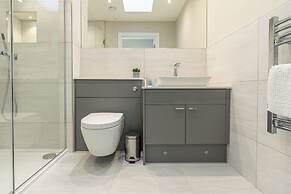 Celador Apartments - Bond House