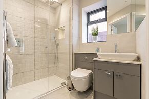 Celador Apartments - Bond House