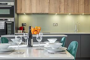 Celador Apartments - Bond House