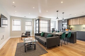 Celador Apartments - Bond House