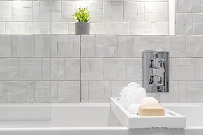 Celador Apartments - Bond House