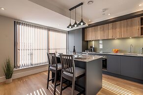 Celador Apartments - Bond House