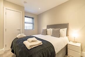 Celador Apartments - Bond House