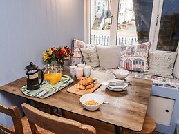 Number One The Crescent