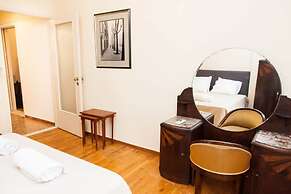 Renovated apt in the Heart of Piraeus