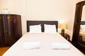 Renovated apt in the Heart of Piraeus