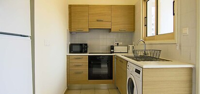 Phaedrus Living: City View Luxury Iras Flat 102