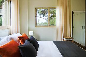 Phaedrus Living: City View Luxury Iras Flat 102