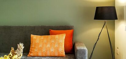 Phaedrus Living: City View Luxury Iras Flat 102