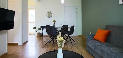 Phaedrus Living: City View Luxury Iras Flat 102