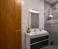 Silver Gate Home in Nossa Senhora do Pilar