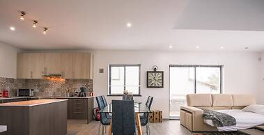 Silver Gate Home in Nossa Senhora do Pilar