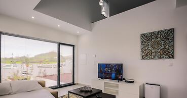 Silver Gate Home in Nossa Senhora do Pilar