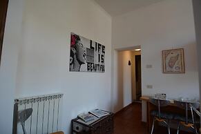 Spanish Steps Corner - Belsiana Apartment